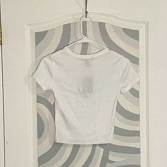 Forever 21 Plain White Shirt - Picture 3 of 4